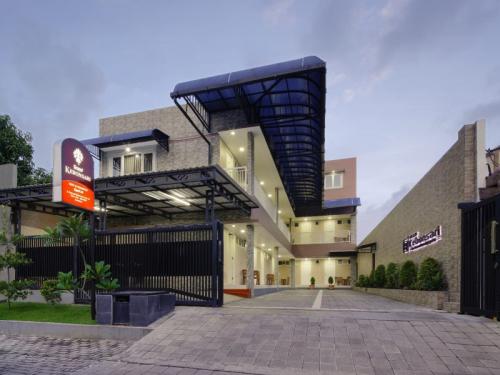 Grand Kebonsari - Guest House & Homestay