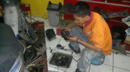 Service motor panggilan di Bekasi
