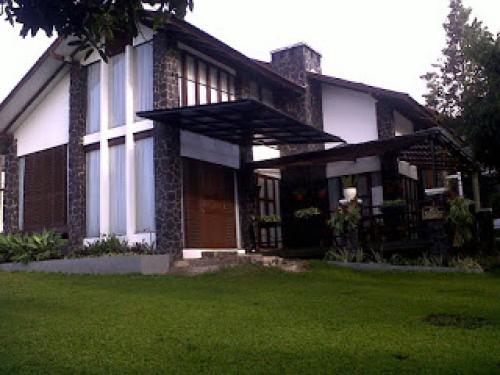 Sewa Villa Istana Bunga